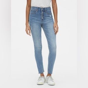 GAP High Rise True Skinny Jeans in Light Indigo